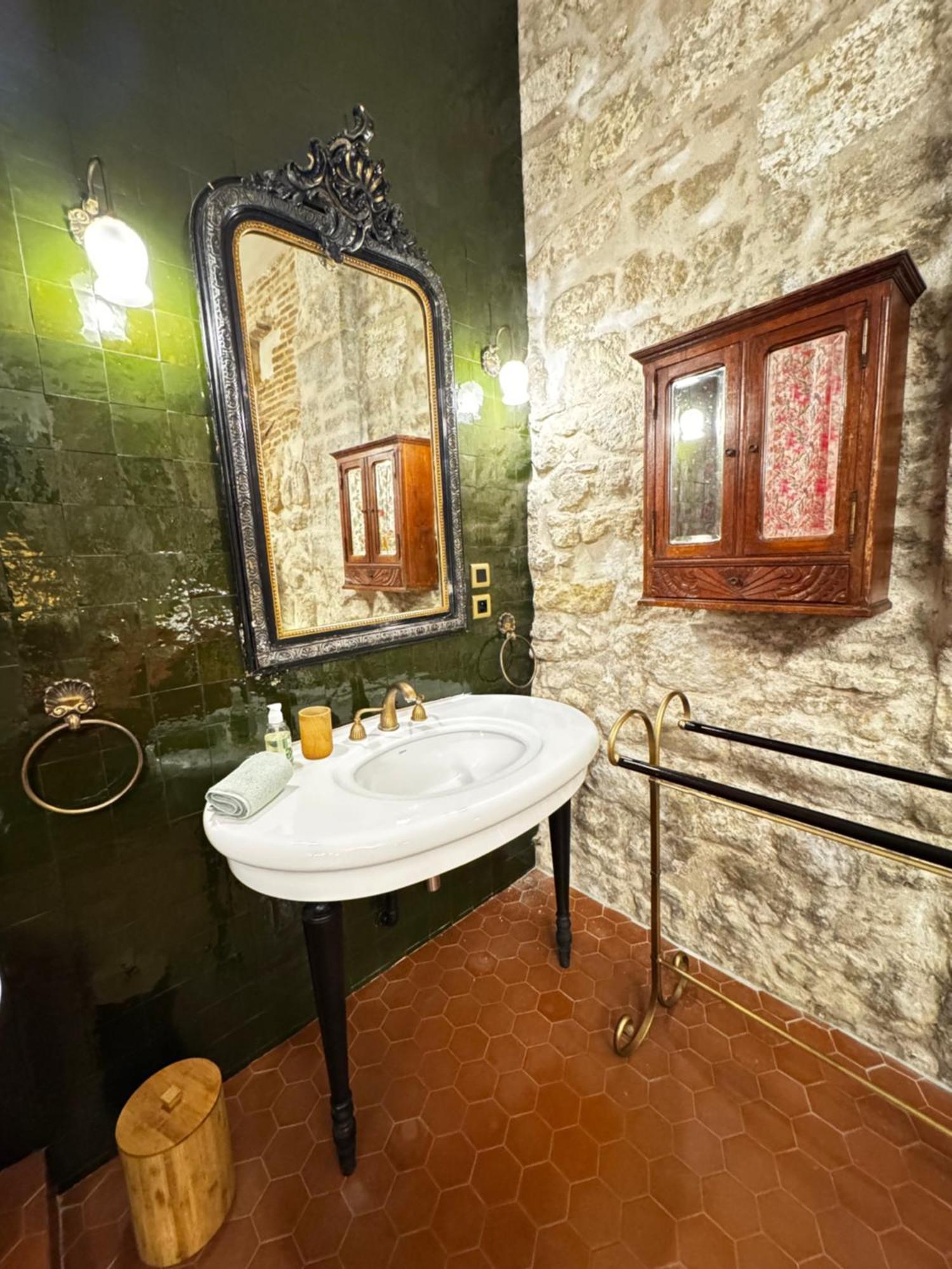 Ferienwohnung L'Heure Bleue - Charme Et Histoire Au Coeur D'Avignon Exterior foto